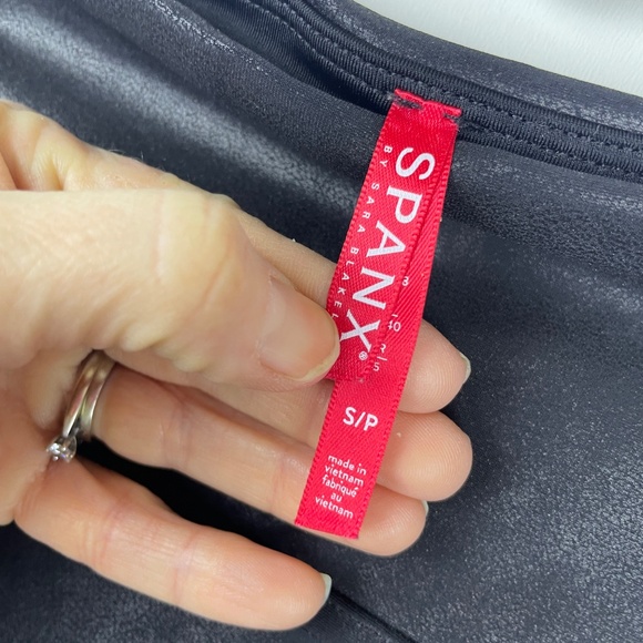 Spanx faux leather leggings - size small - Picture 5 of 6